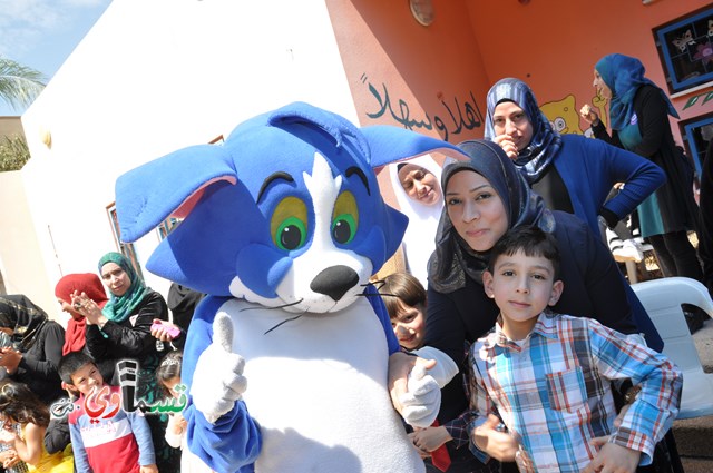كفرقاسم – فيديو: بساتين الامل, السلام , والمحبة تحتفل بعيد الام على انغام عمو انس وجوقته ..